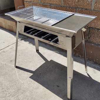 Asador de Acero Inoxidable para Carbón o Leña